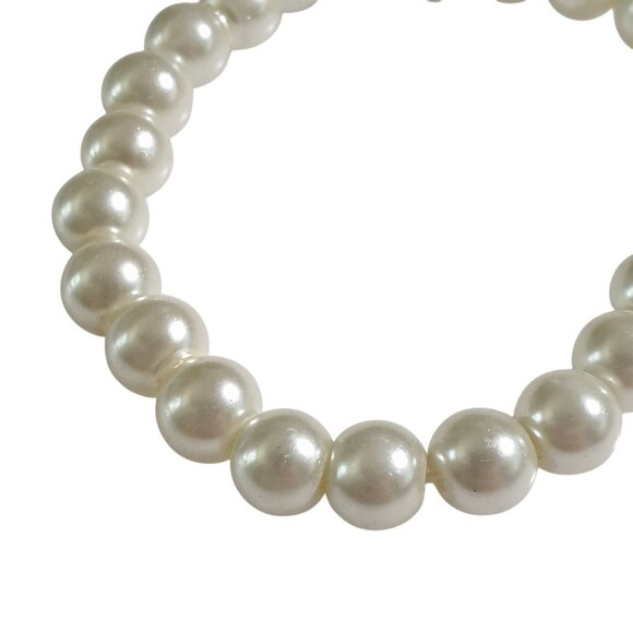Stretch Bracelet Faux Pearl Beads Elegant Jewelry White Classic Style Mom Gift - Picture 3 of 3